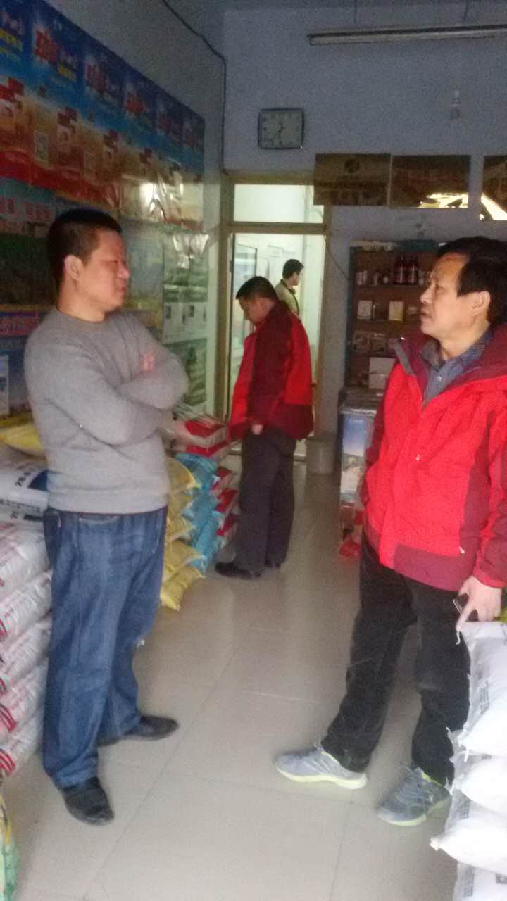 紅四方黃總走訪一線，提振經銷商銷售新型肥料信心